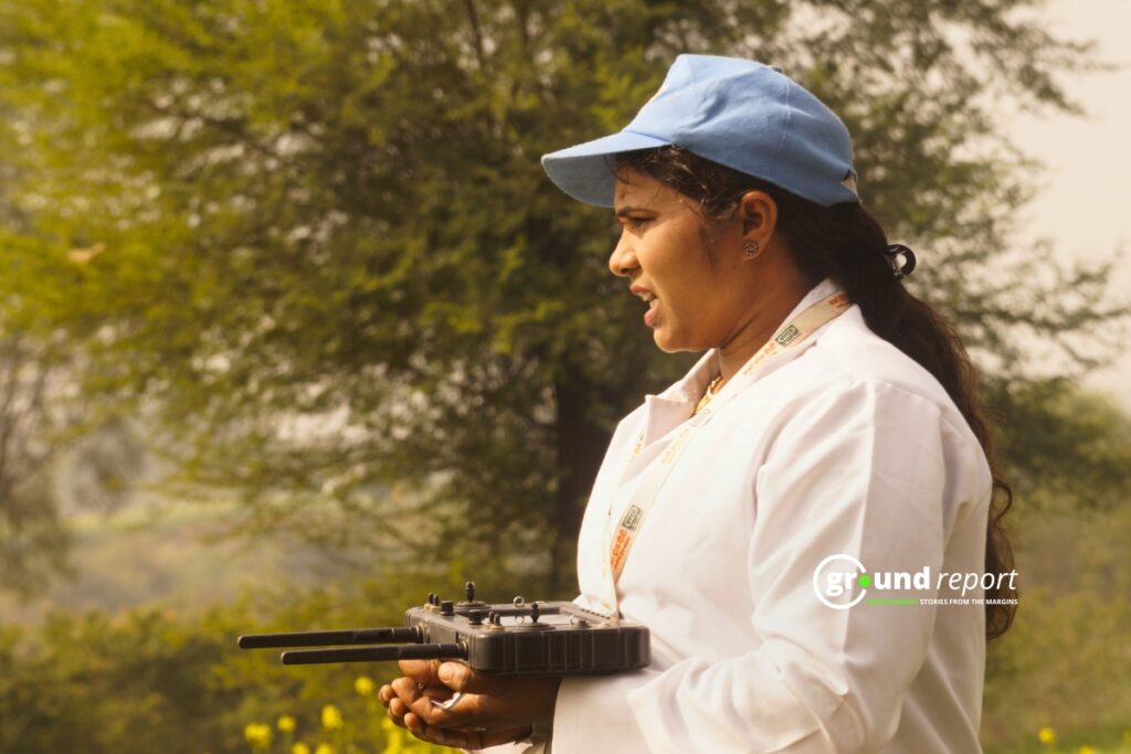 Vandana Kewat explains how, if she receives more battery sets, she will be able to work more effectively.
