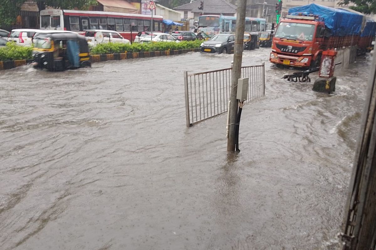 Mumbai Rains: Which roads are waterlogged and diverted today?