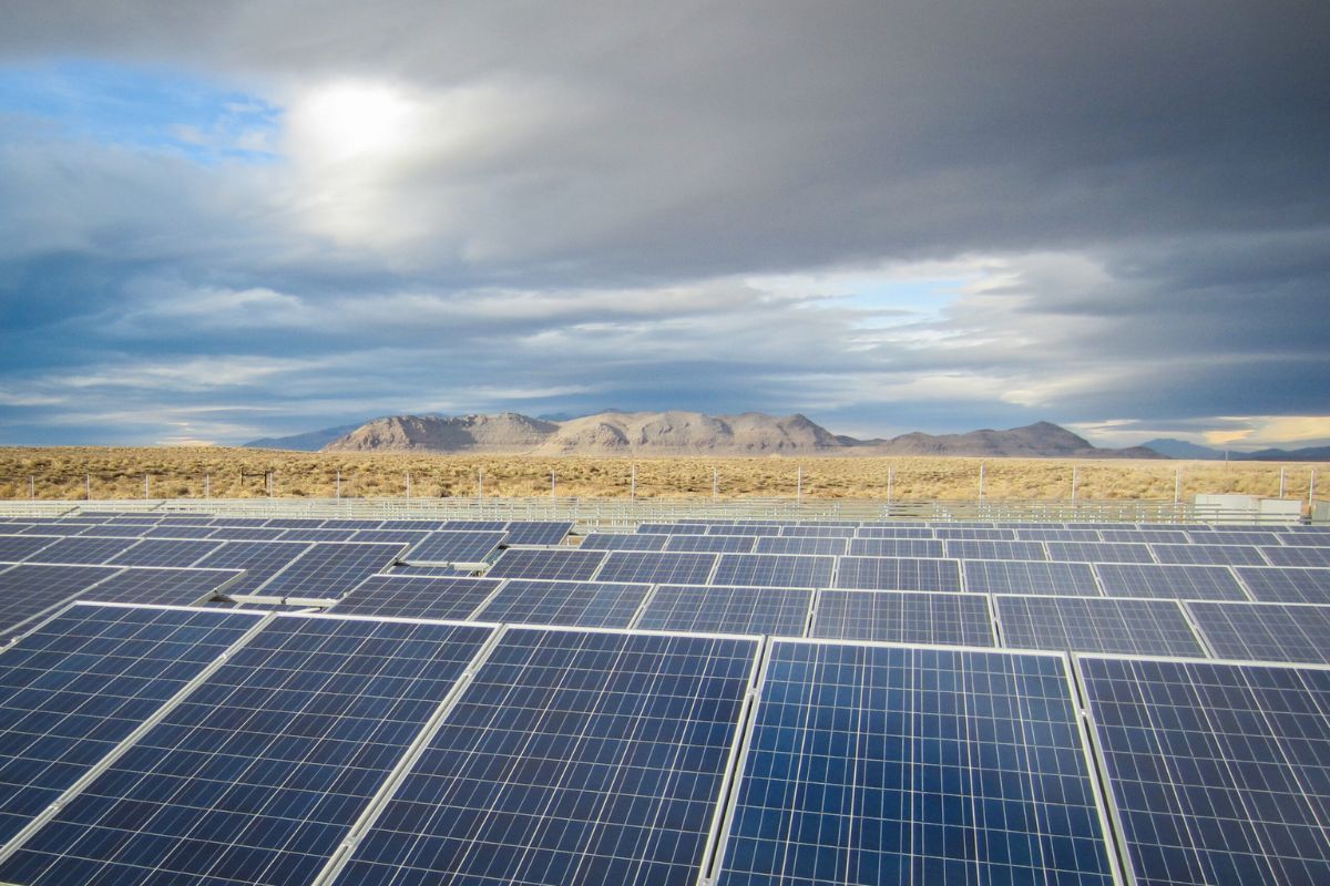 Adani Green Energy secures $400M funding from Global Banks