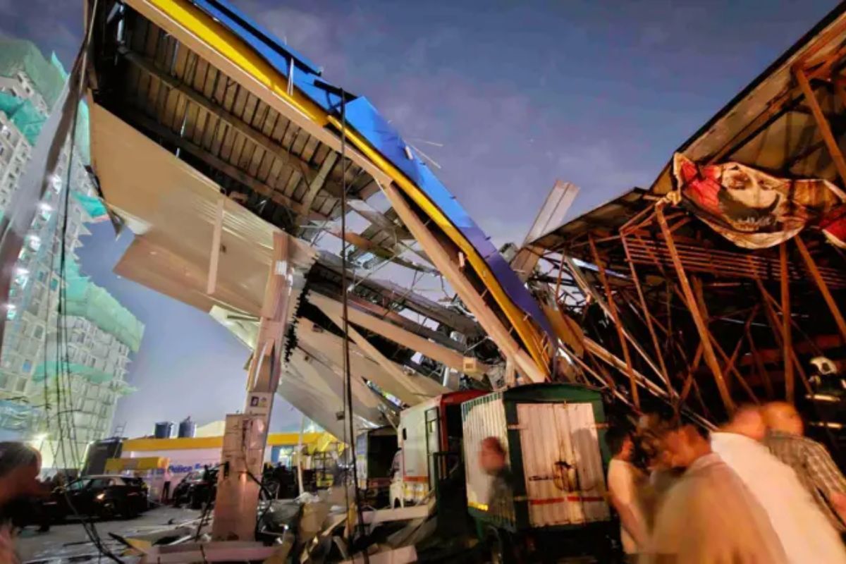 Mumbai rainstorm: 14 killed, 60 injured after huge hoarding collapses