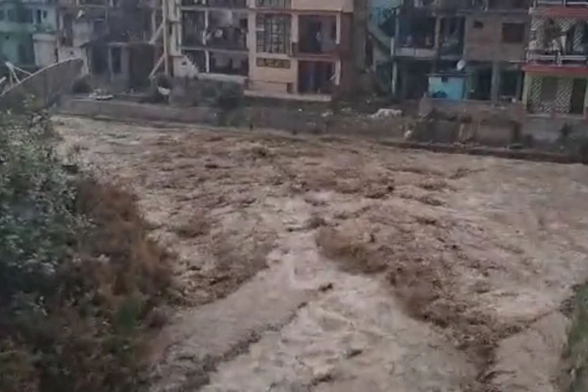 Uttrakhand fighting forest fires and flash floods at same time
