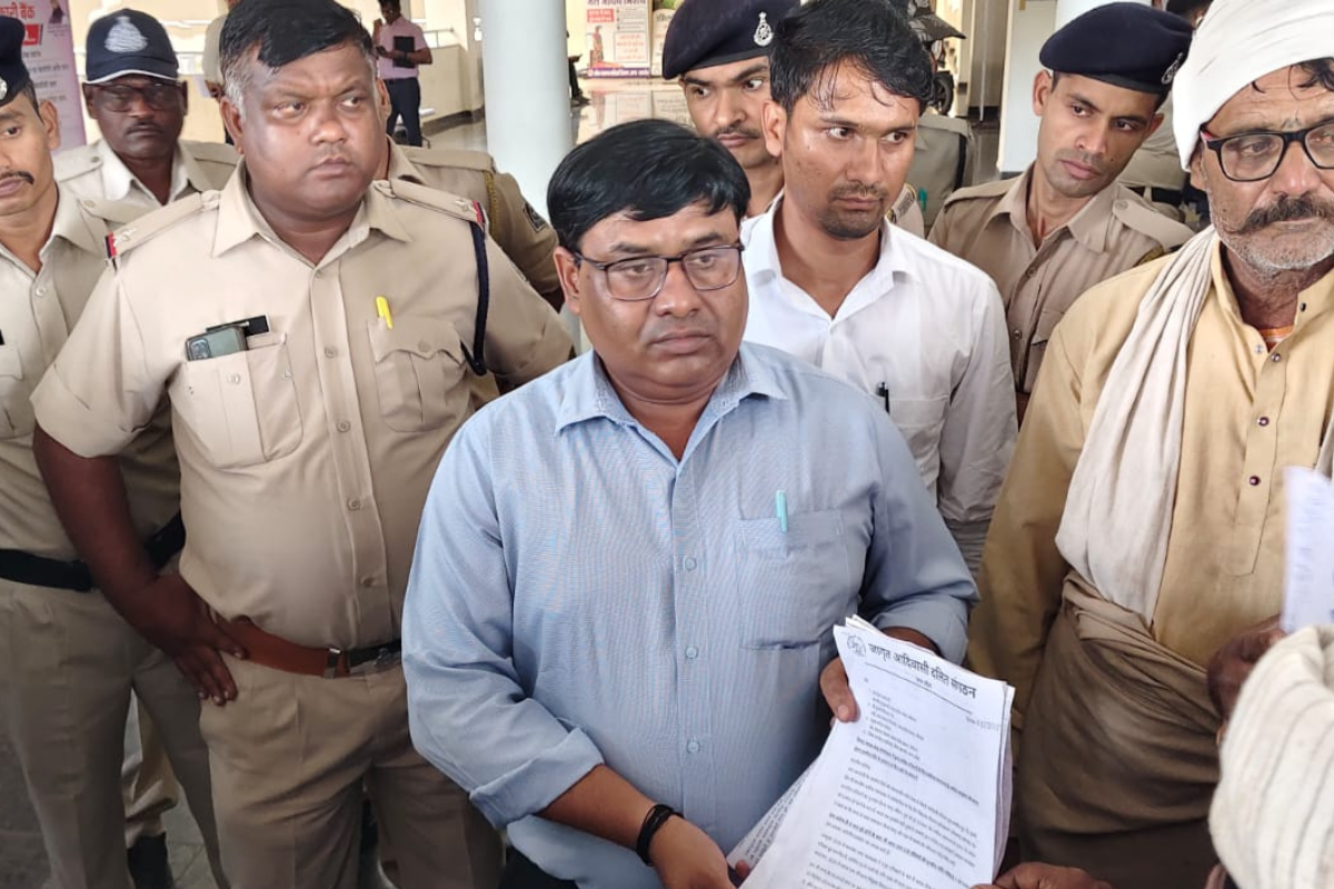 खारक बांध डूब प्रभावितों ने खरगोन में किया विरोध, उठाई पुनर्वास राशि की मांग
