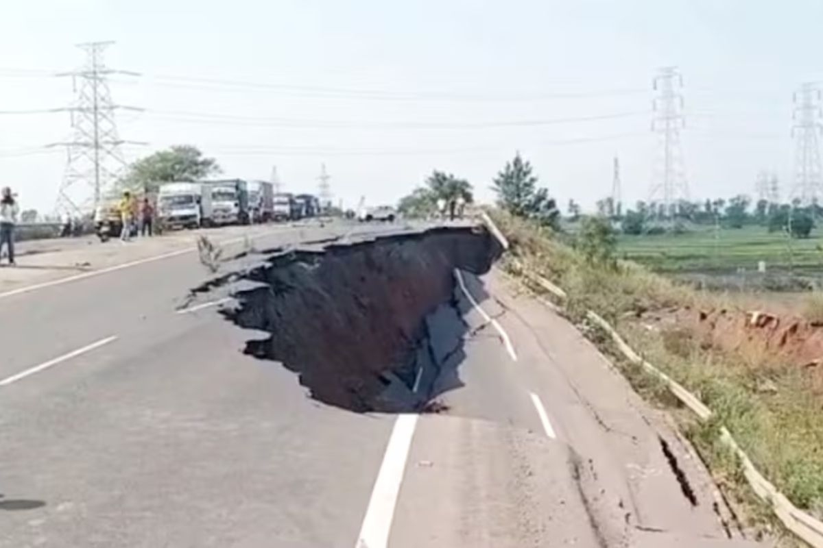 100-Metre Section of Road Near Bhopal Collapses in Minutes, How Did It Happen?