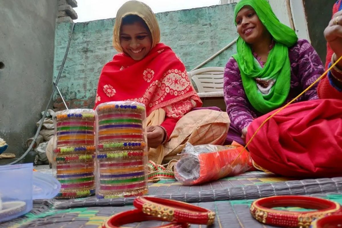 Resounding the jingle of bangles