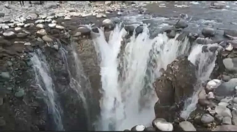 Brengi stream drains into a sinkhole