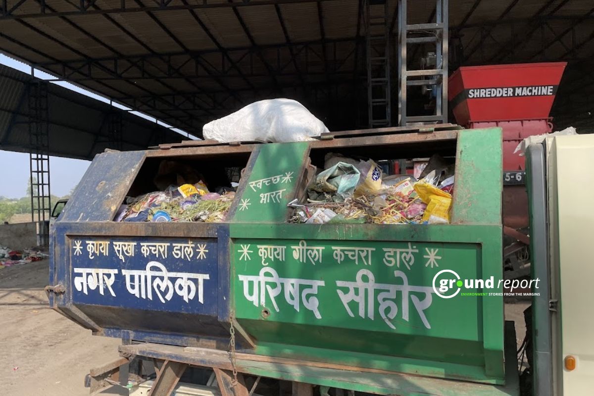 सीहोर स्वच्छता सर्वेक्षण, आज भी सड़क किनारे जलाया जा रहा है कचरा