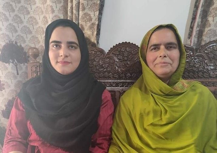 Nadia Baigh from Kupwara cracks UPSC!