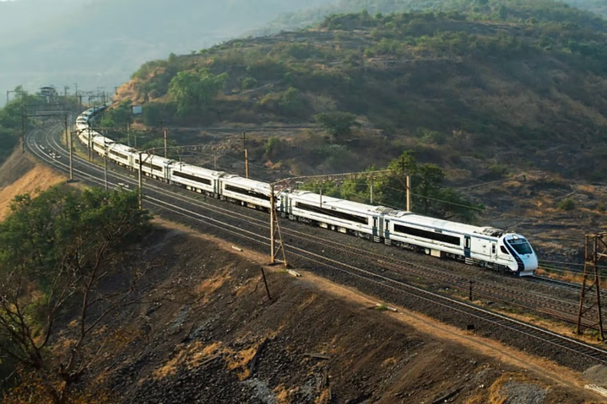 Katra-Srinagar Vande Bharat: fast travel & how to book your ticket