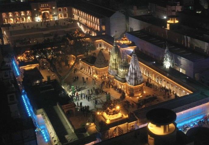 What is the Total cost of Kashi Vishwanath corridor, who is paying for it?