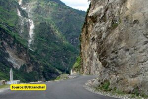 Char Dham All Weather Road: आ सकता है संकट, चट्टानों में दिख रही हैं दरारें