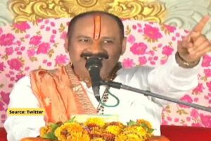 संविधान बदलने की बात करने वाले पंडित प्रदीप मिश्रा के आगे नतमस्तक है मध्यप्रदेश सरकार