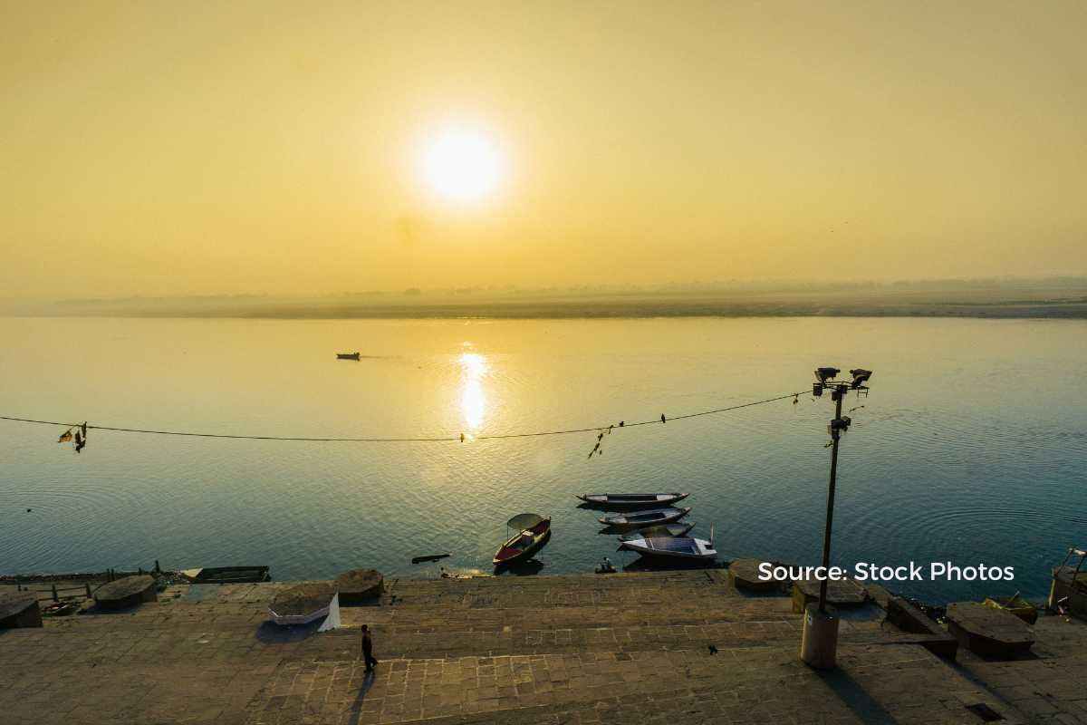 वाराणसी में गंगा किनारे धंसने लगी है ज़मीन, यह है कारण