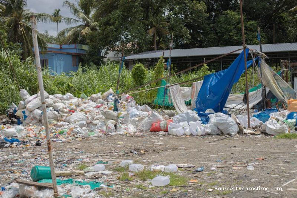 Kochi Corporation and Railway station served notices for pollution violations