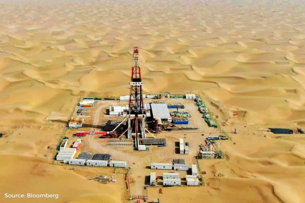 Why is China drilling a hole more than 10000 metres deep?
