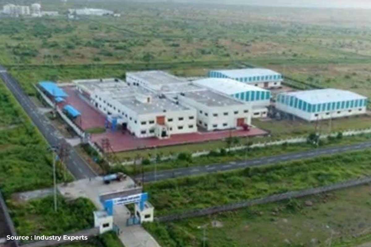 What are plastic parks that India is developing at 10 locations?