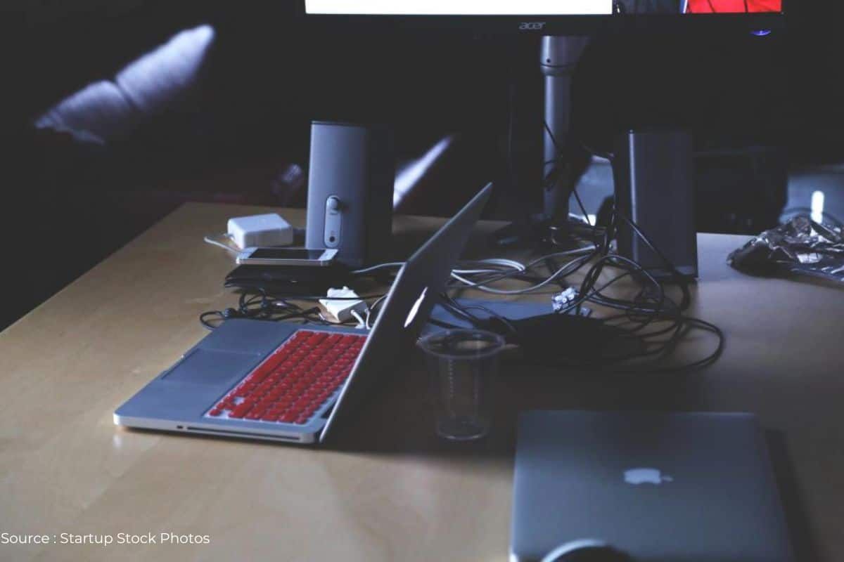 Connection between JIO laptop launch and ban on computer tablet Imports