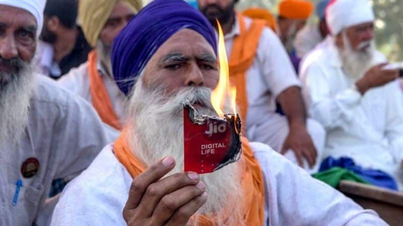 Kisan agitation: Jio charges, Airtel-Vodafone provoking its customers
