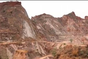 अरावली में खनन की अनुमति देने पर सुप्रीम कोर्ट ने लगाई रोक