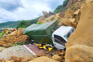 Landslide Near Keelung's Chaojing Park Buries Vehicles, Injures Four