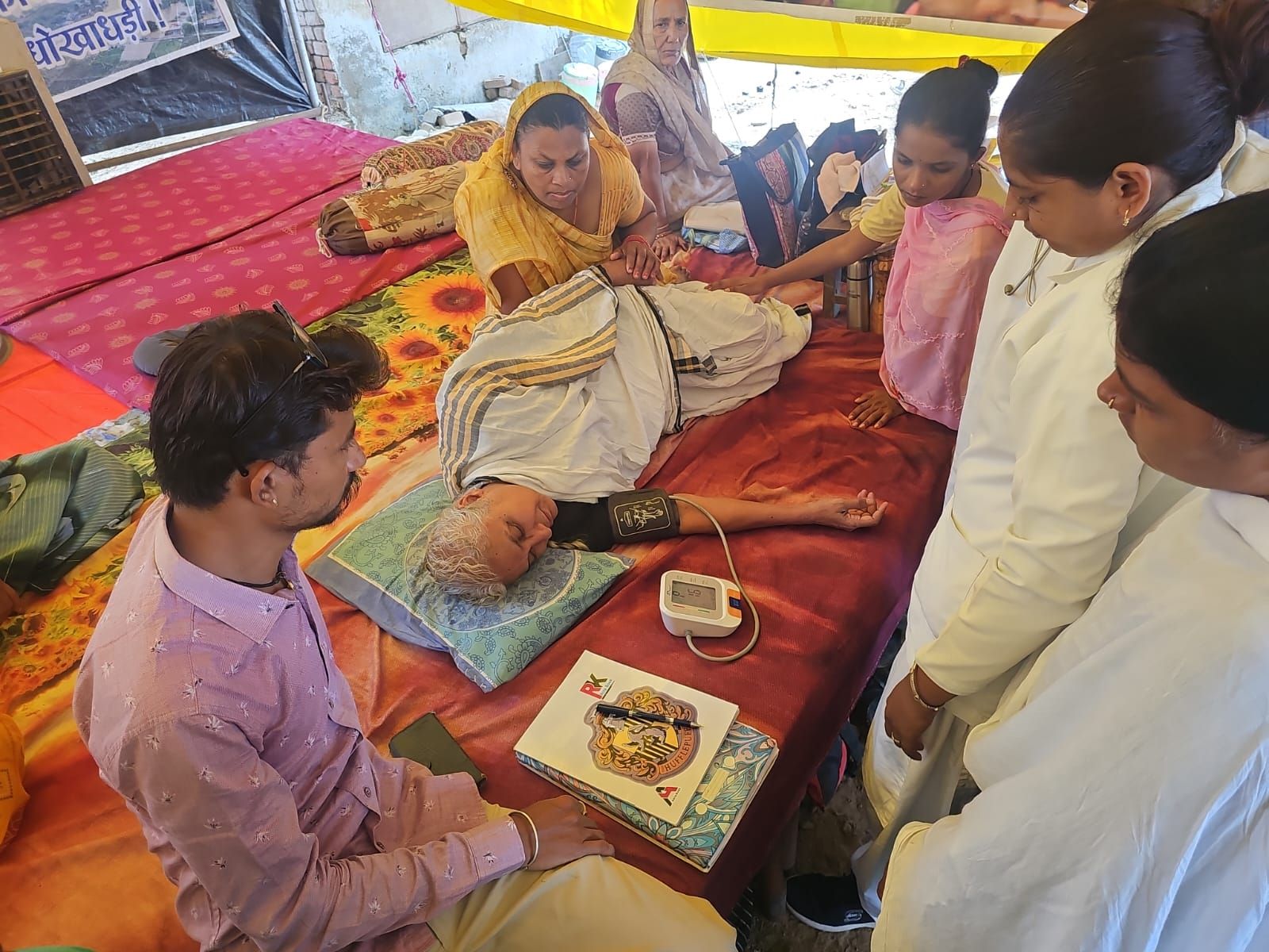 डूब प्रभावितों को मुआवज़ा देने की माँग को लेकर मेधा पाटकर का अनशन जारी