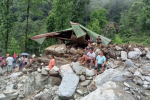 Sikkim Rain, Landslides, claim 6 Lives, leave 1,500 Tourists Stranded