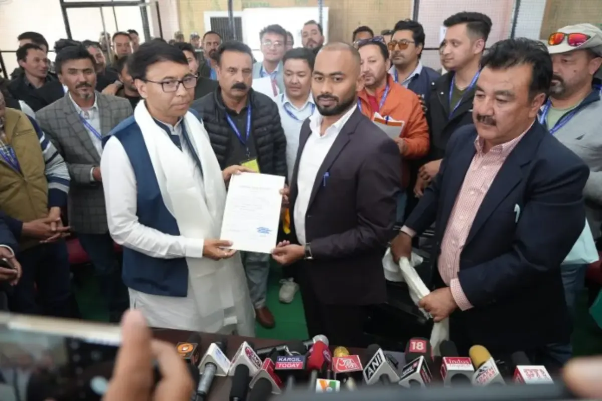 कौन हैं लद्धाख से लोकसभा जाने वाले मोहम्मद हनीफ़ा?