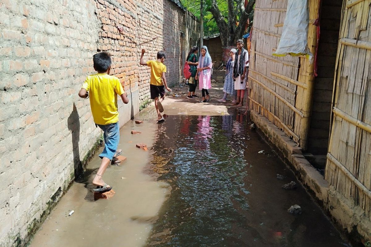 स्वच्छ भारत के नक़्शे में क्यों नज़र नहीं आती स्लम बस्तियां?