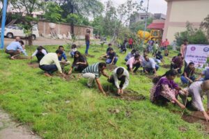 DAVV इंदौर से संबंद्ध कॉलेजों में 30 फीसदी क्षेत्र में हरियाली ज़रुरी