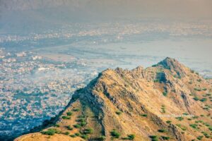 राजवास में अरावली वन क्षेत्र की सुरक्षा और खनन विवाद