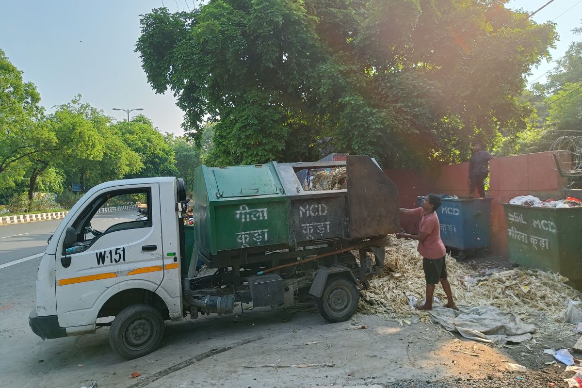 garbage vehicle