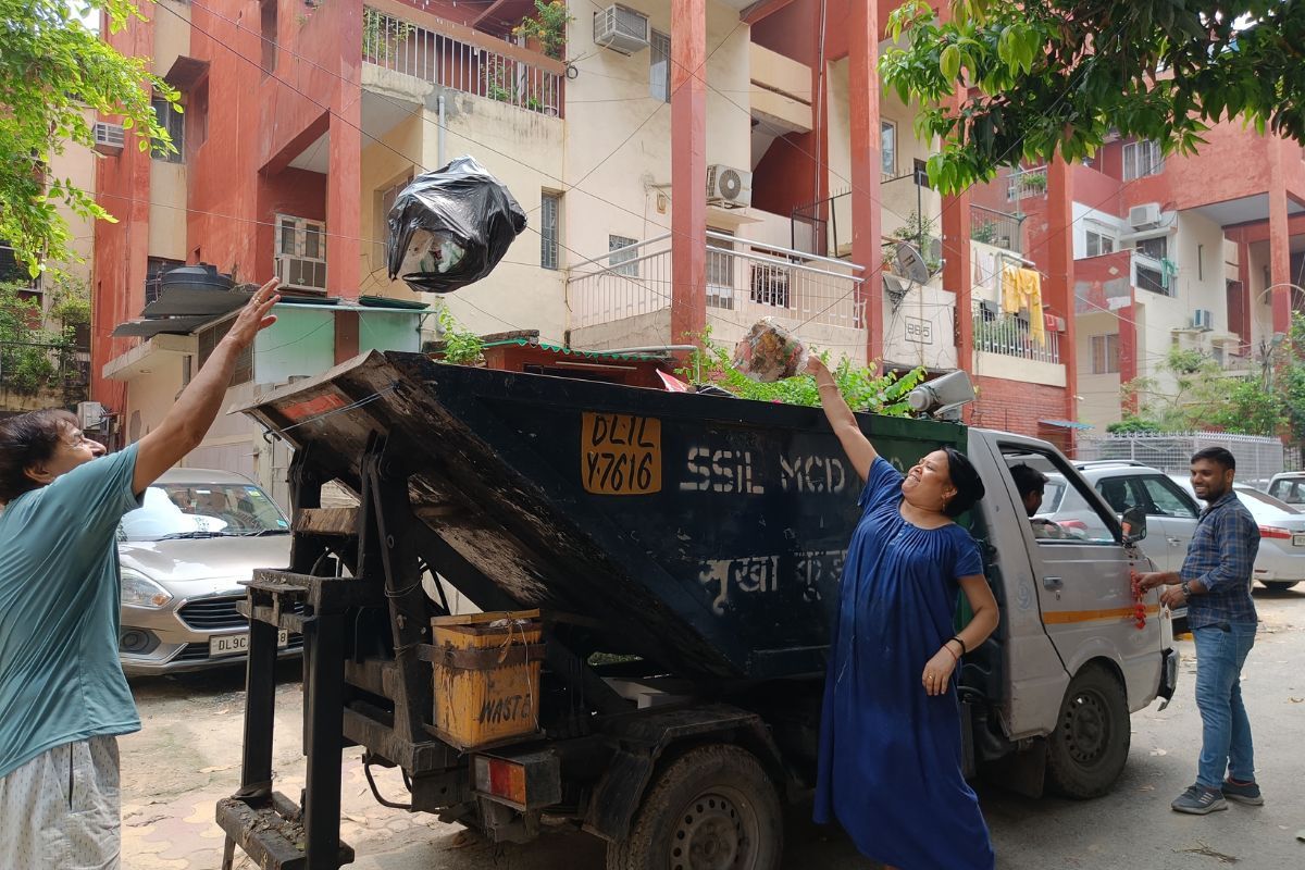 garbage vehicle