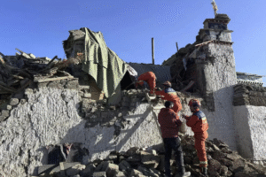 What caused 7.1 magnitude earthquake in Tibet Nepal border?