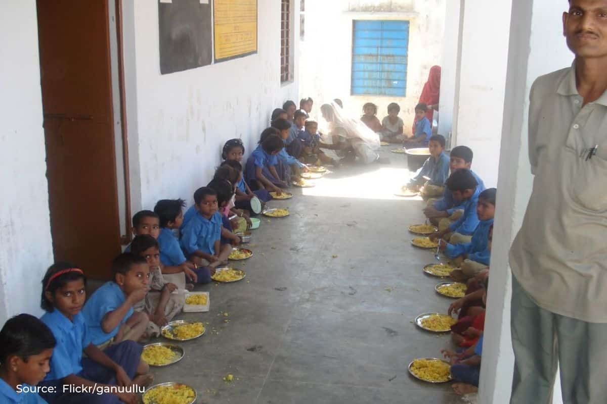 Which State Governments Serve Eggs in Midday Meals?