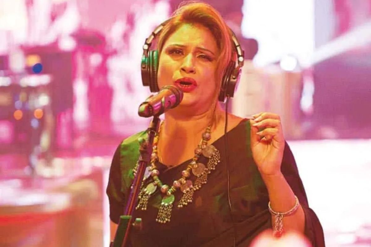 Who is Naseebo Lal seen in coke studio season 14 with Abida Parveen?