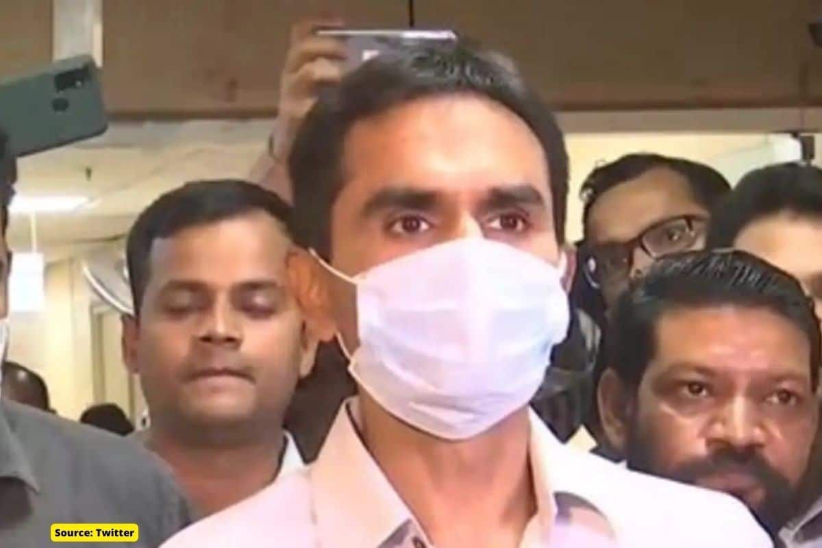 What is original caste of Sameer Wankhede, and why did he lie about it?