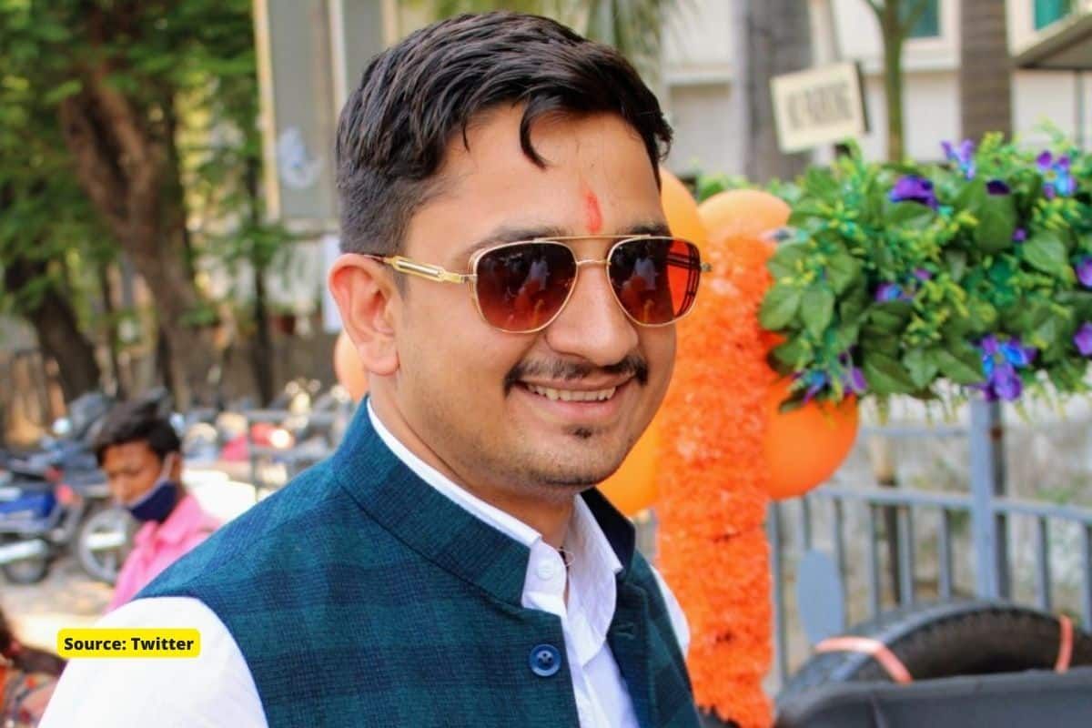 Who is Vikash Ahir linked with Md. Zubair arrest?