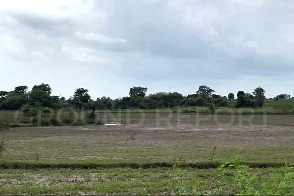 ग्राम नीलकंठ में पानी में डूबी फसल