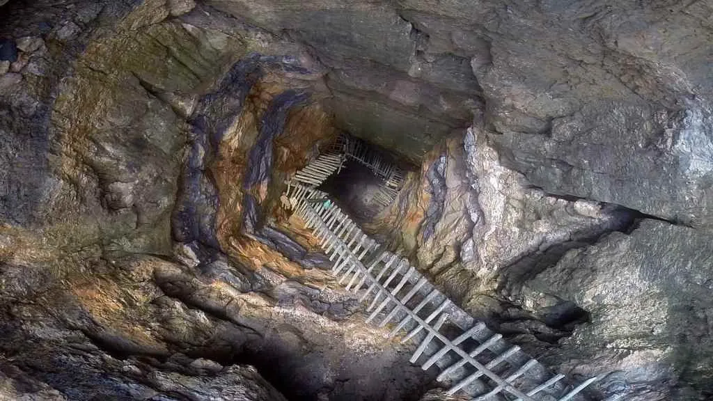 few laws regulate the dangerous and polluting practice known as “rat-hole” mining