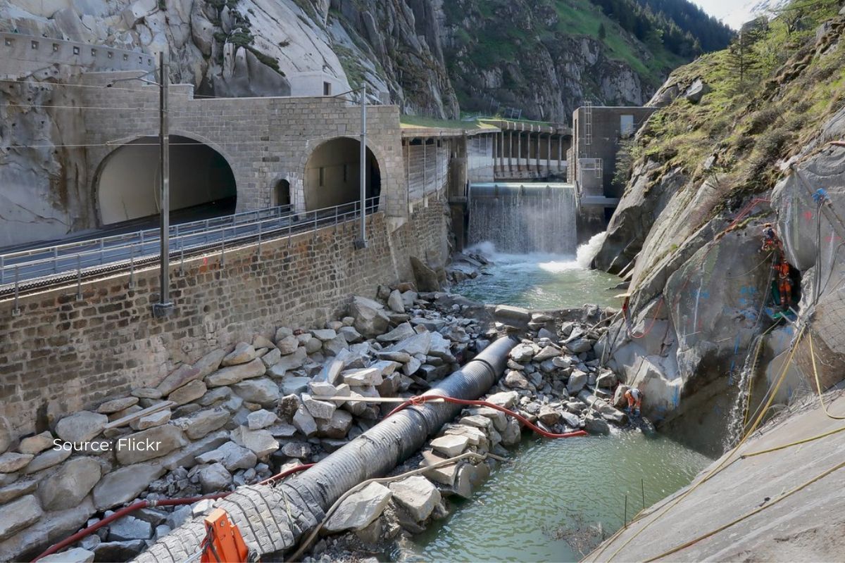 Energy Minister RK Singh's claim on hydropower projects reduce landslides is wrong