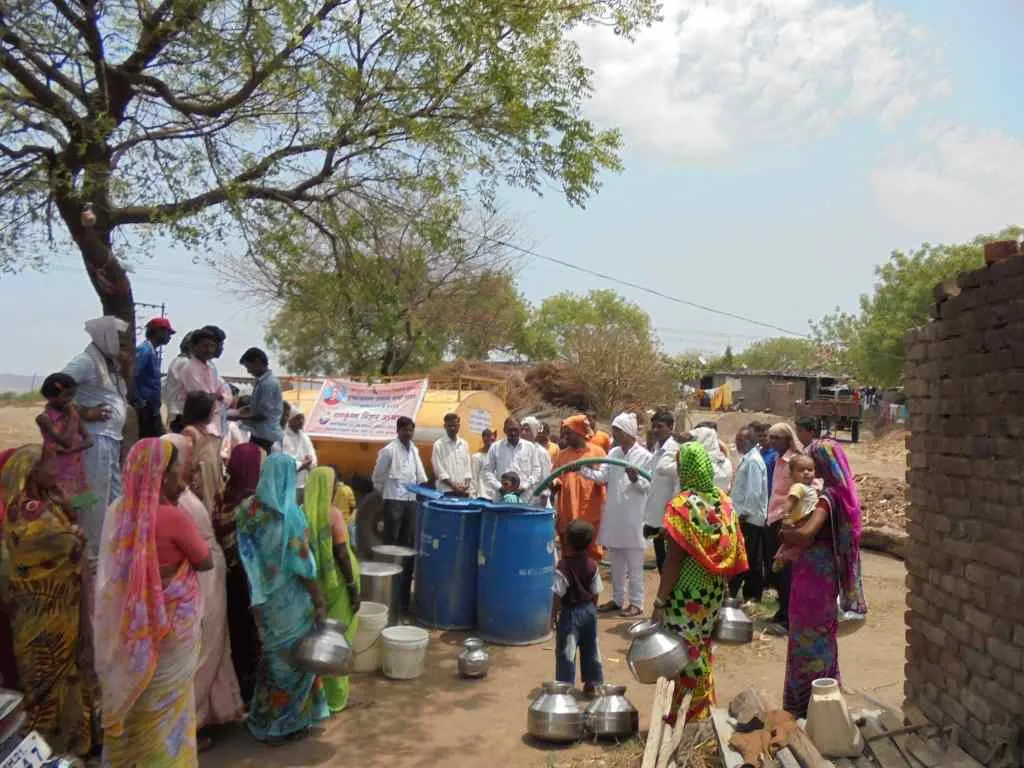 Drought Relief Service by our Aurangabad ashrama, Maharashtra