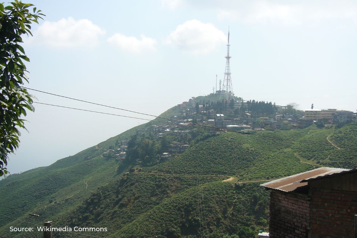 How Kurseong town in Darjeeling is facing unusual weather pattern?