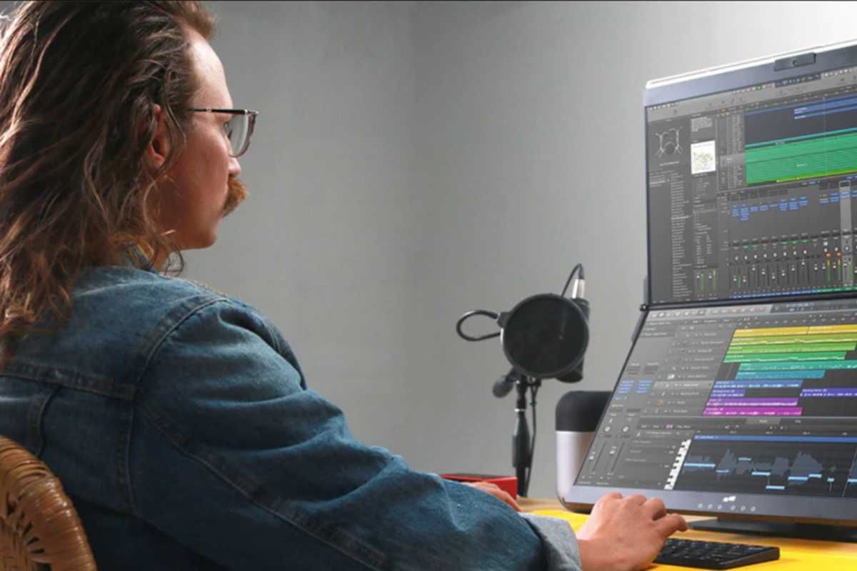 A guide to vertical dual monitoring setup for programming
