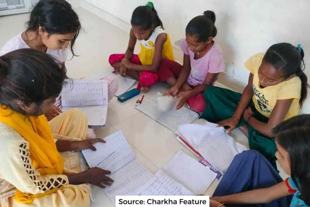 Rural girls still use clothes during menstruation Pic 1