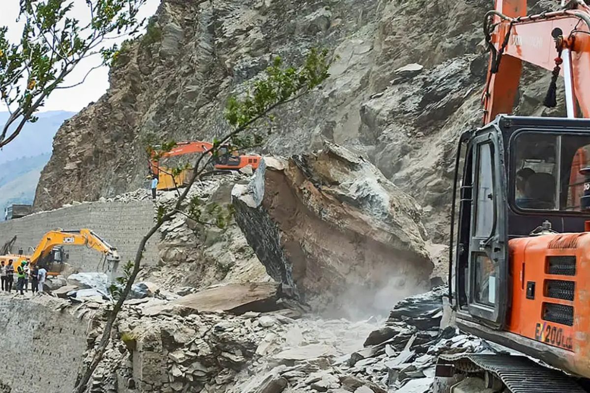 These highways and roads are closed in Jammu & Kashmir due to heavy rainfall