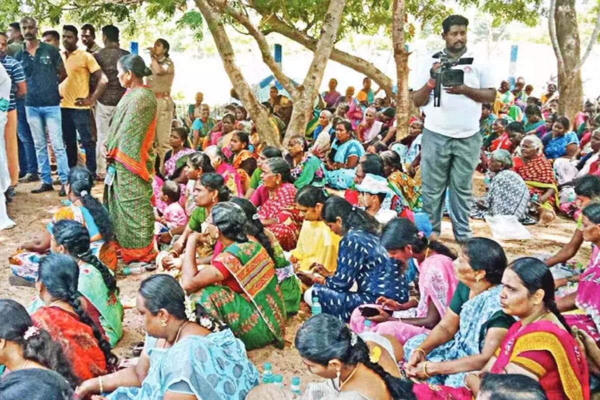 Residents protest Silica sand mining in Tamil Nadu's Thanjavur, Tiruvarur