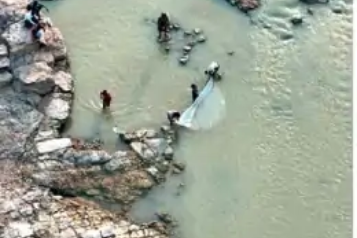 Madhya Pradesh: Illegal diamond mine output not reaching Panna office