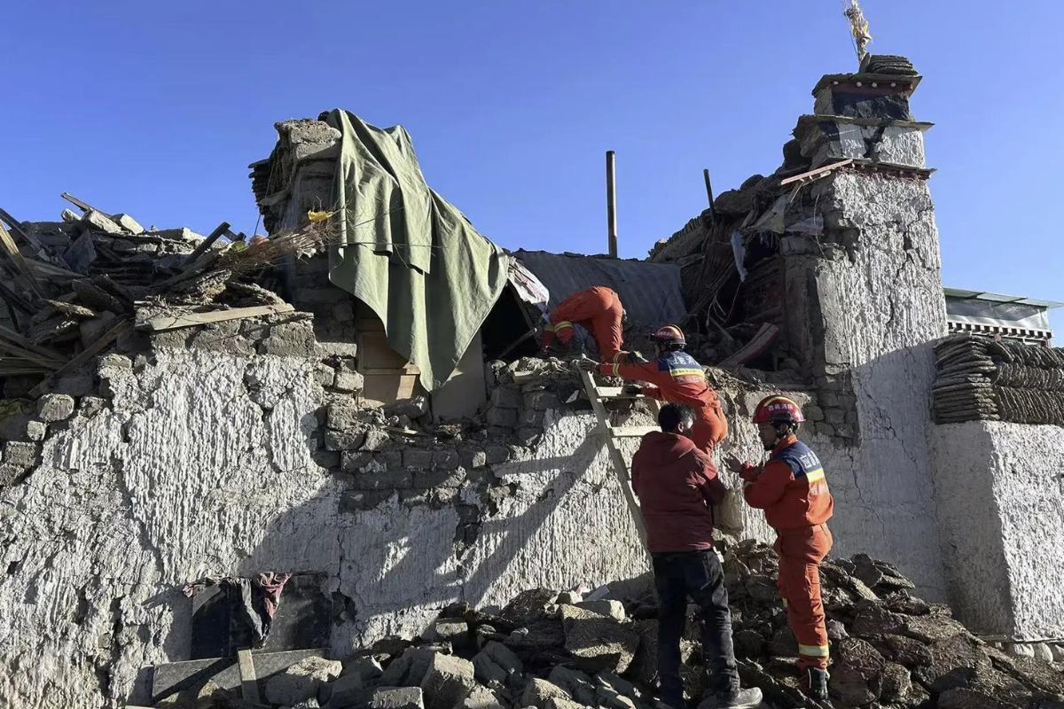 What caused 7.1 magnitude earthquake in Tibet Nepal border?