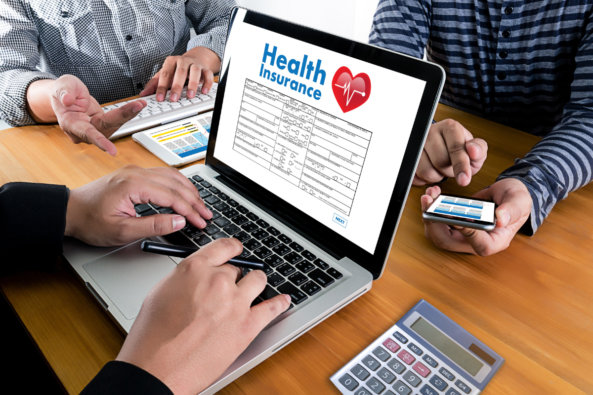 Why Online Health Insurance is a Smarter Choice for Your Parents’ Wellbeing