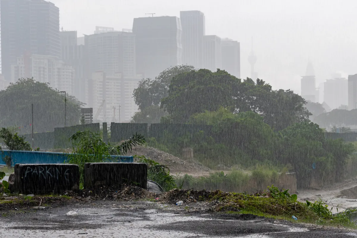 Rain and Storms Lash Madhya Pradesh as Two Weather Systems Collide