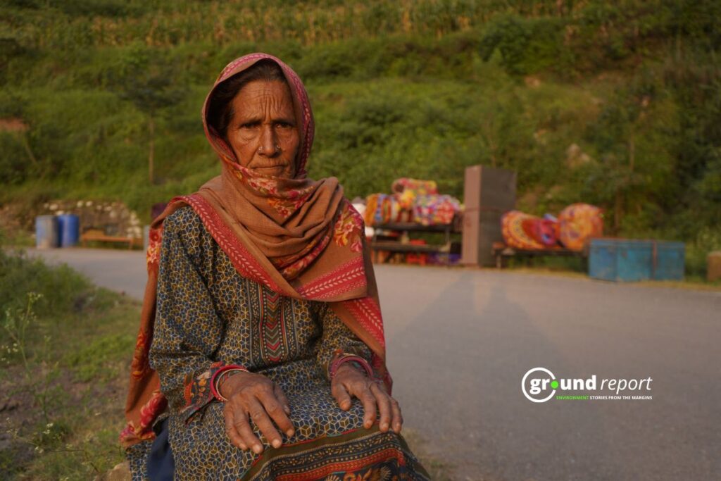 Barfi Bi, teary eyed, finds herself homeless after getting displaced in Kalaban.